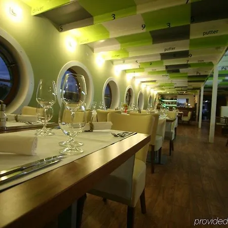 Rohan Boat 3* براغ