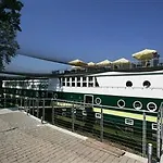 Rohan Boat