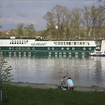 Botel Rohan Boat 3*