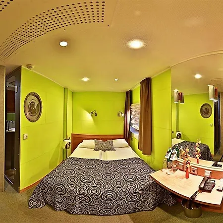 Ботель Rohan Boat Прага