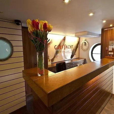 Bådhotel Rohan Boat 3*