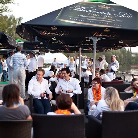 بوتيل Rohan Boat براغ