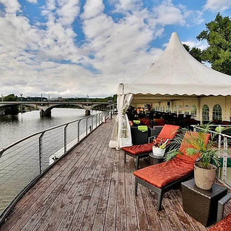 Rohan Boat Prag