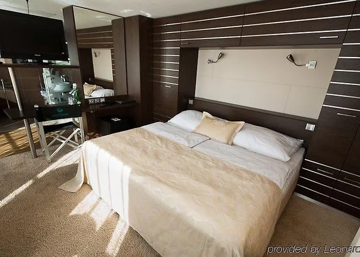 Rohan Boat 3*