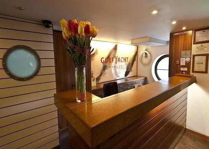 船上ホテル Rohan Boat 3*
