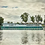 Tekne Rohan Boat