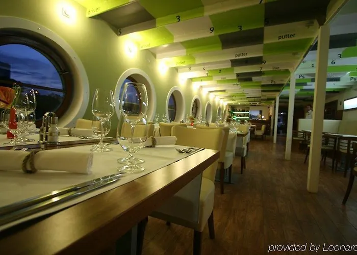 Rohan Boat 3* Praga