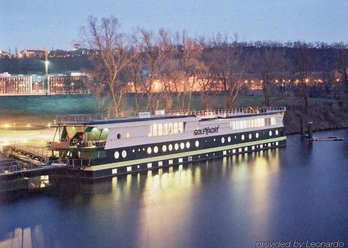 Rohan Boat 3* Praga