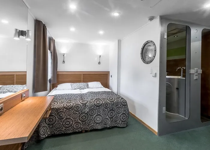 Botel Rohan Boat 3*